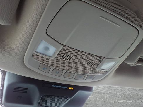 Used 2024 Ford Expedition XLT AWD/4WD image 24
