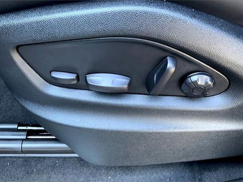 New 2025 Porsche Cayenne Coupe image 31