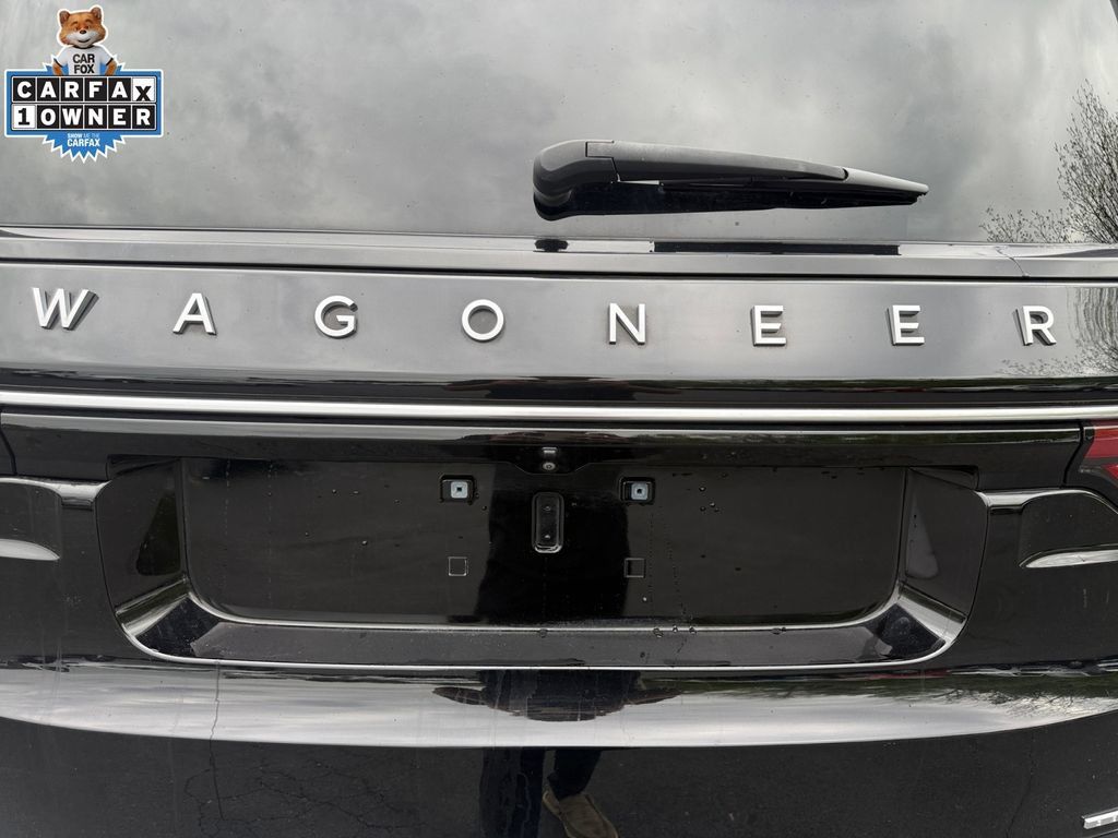 Certified 2022 Jeep Wagoneer Series II AWD/4WD image 17