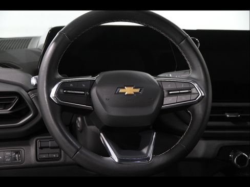 Used 2025 Chevrolet Silverado EV LT image 7