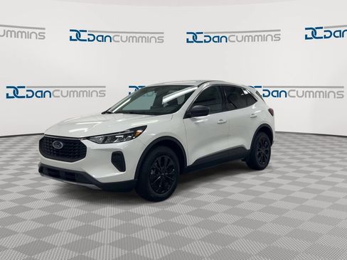 Used 2023 Ford Escape Active AWD/4WD image 4