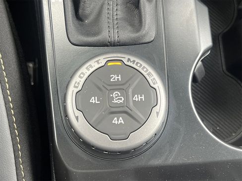 New 2025 Ford Bronco Badlands image 9