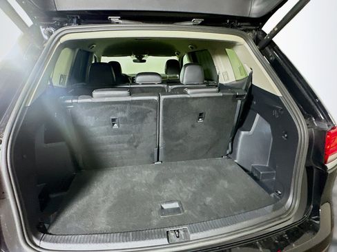 Used 2025 Volkswagen Atlas SE image 29