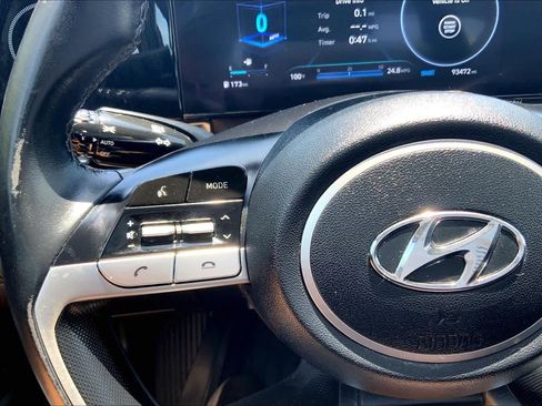 Used 2023 Hyundai Elantra SEL w/ Convenience Package FWD image 22