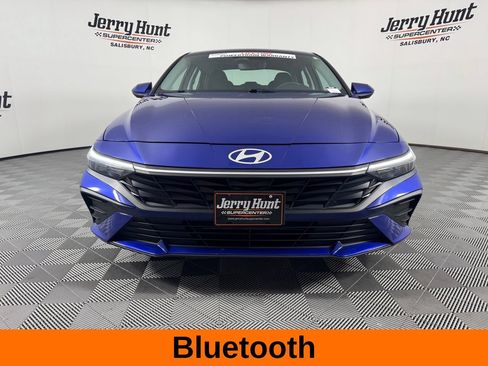 Used 2024 Hyundai Elantra SEL FWD image 4