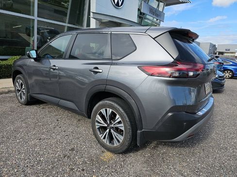 Used 2023 Nissan Rogue SV FWD image 2