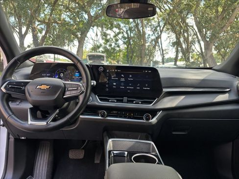 Used 2025 Chevrolet Equinox LT FWD image 28