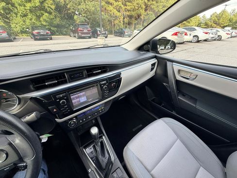 Used 2014 Toyota Corolla LE FWD image 26