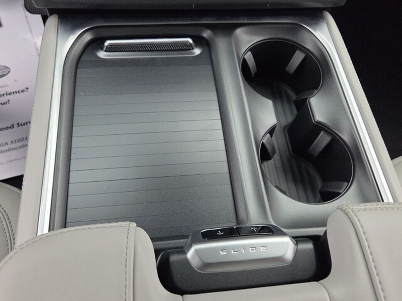 New 2026 Ford Expedition Active RWD image 21