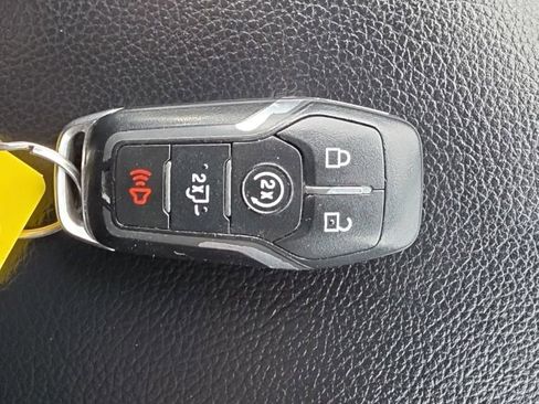 Used 2016 Ford F150 Lariat w/ Equipment Group 502A Luxury AWD/4WD image 14