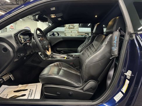 Used 2016 Dodge Challenger SRT Hellcat RWD image 22