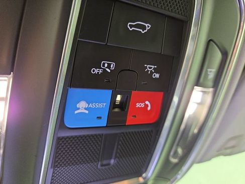 Used 2023 Jeep Grand Cherokee Limited w/ Luxury Tech Group II AWD/4WD image 29