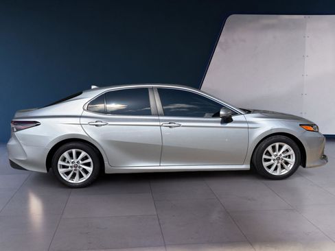 Used 2024 Toyota Camry LE FWD image 6