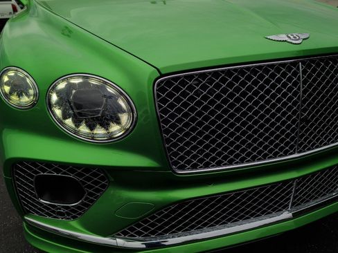 Used 2021 Bentley Bentayga Speed AWD/4WD image 19