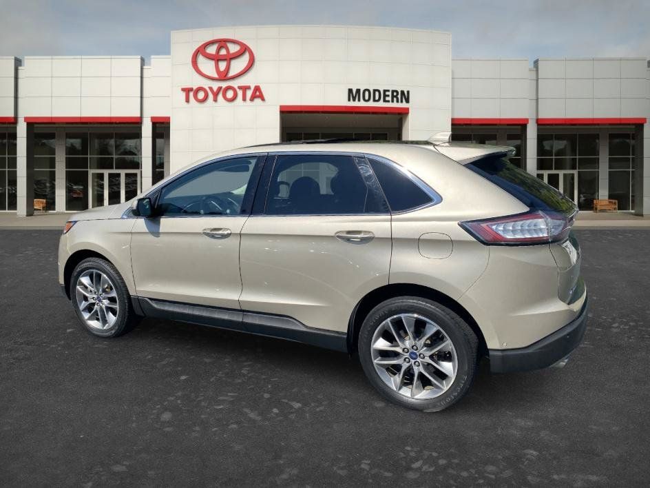 Used 2018 Ford Edge Titanium w/ Equipment Group 302A AWD/4WD image 2