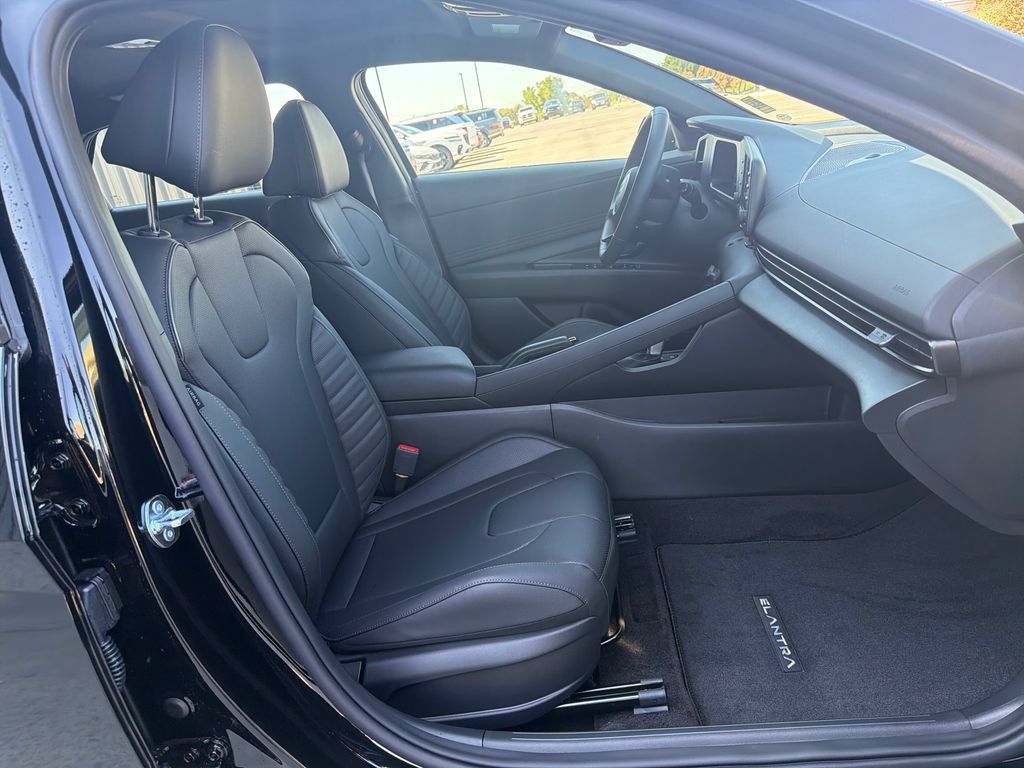 New 2026 Hyundai Elantra SEL Sport FWD image 35