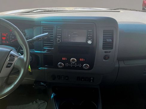 Used 2016 Nissan NV 3500 SL RWD image 10
