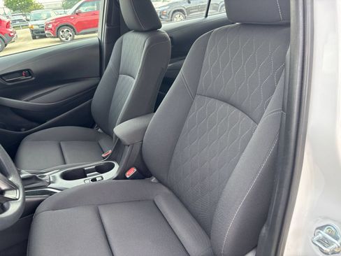 Used 2025 Toyota Corolla LE FWD image 34