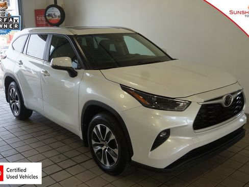 Used 2024 Toyota Highlander XLE image 1