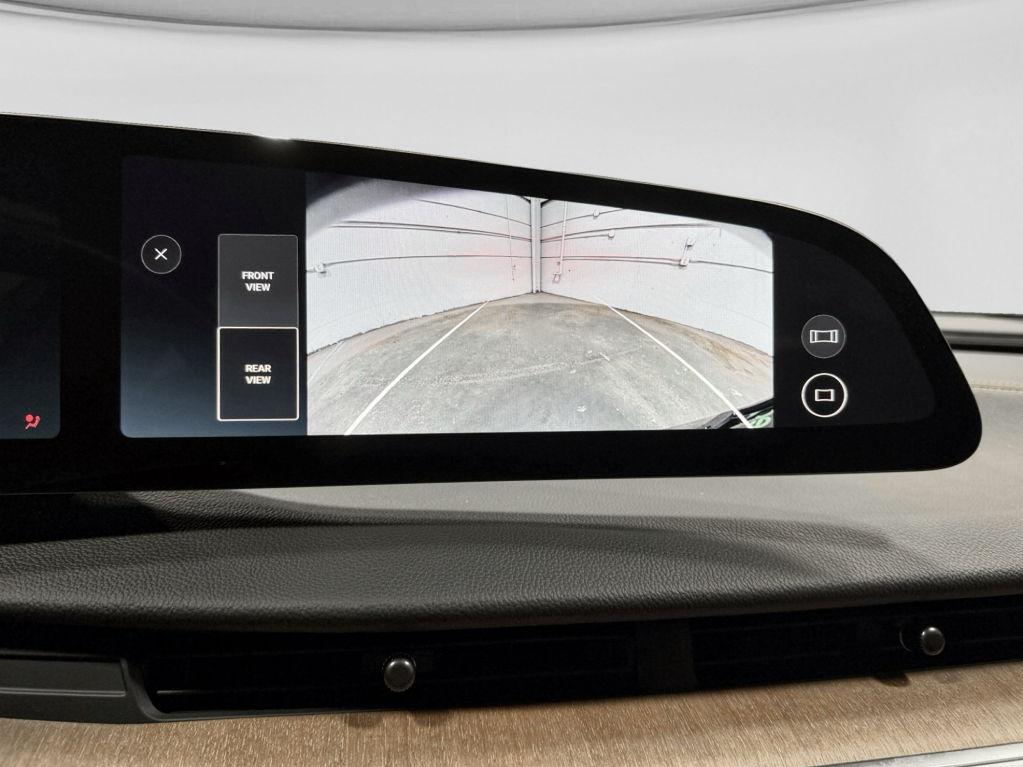 Used 2025 Lucid Air Touring AWD/4WD image 12