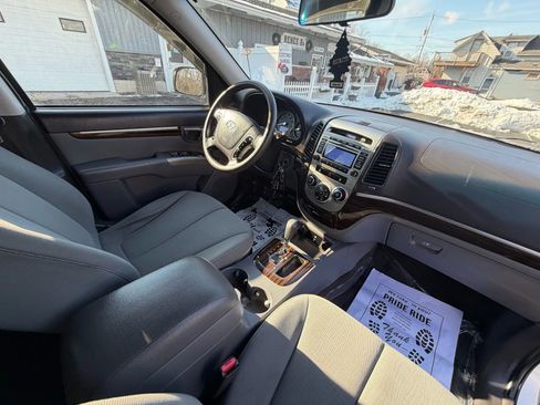 Used 2011 Hyundai Santa Fe GLS image 18