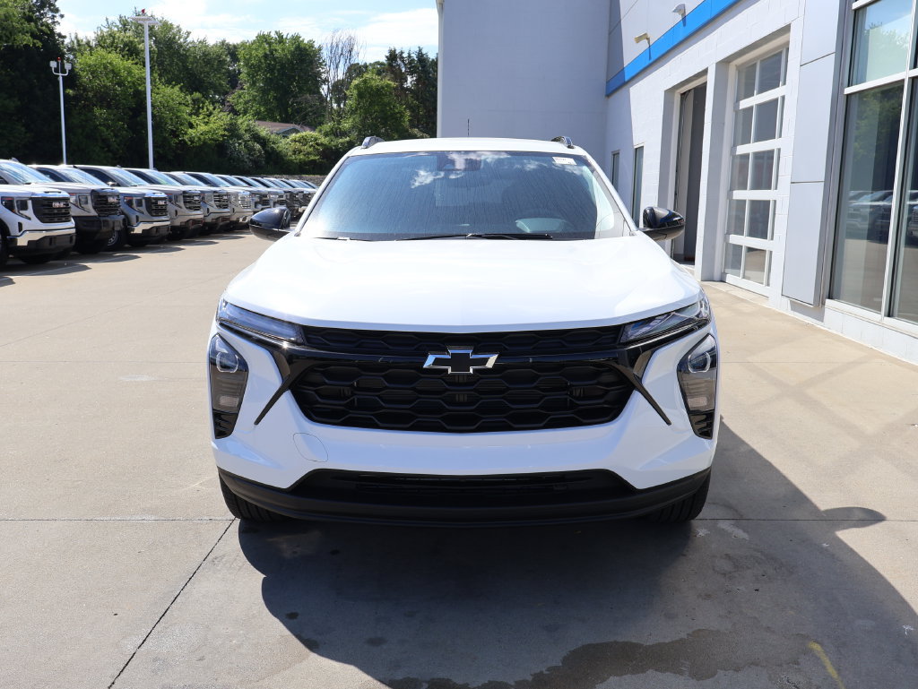 New 2026 Chevrolet Trax LT w/ Driver Confidence Package FWD image 5