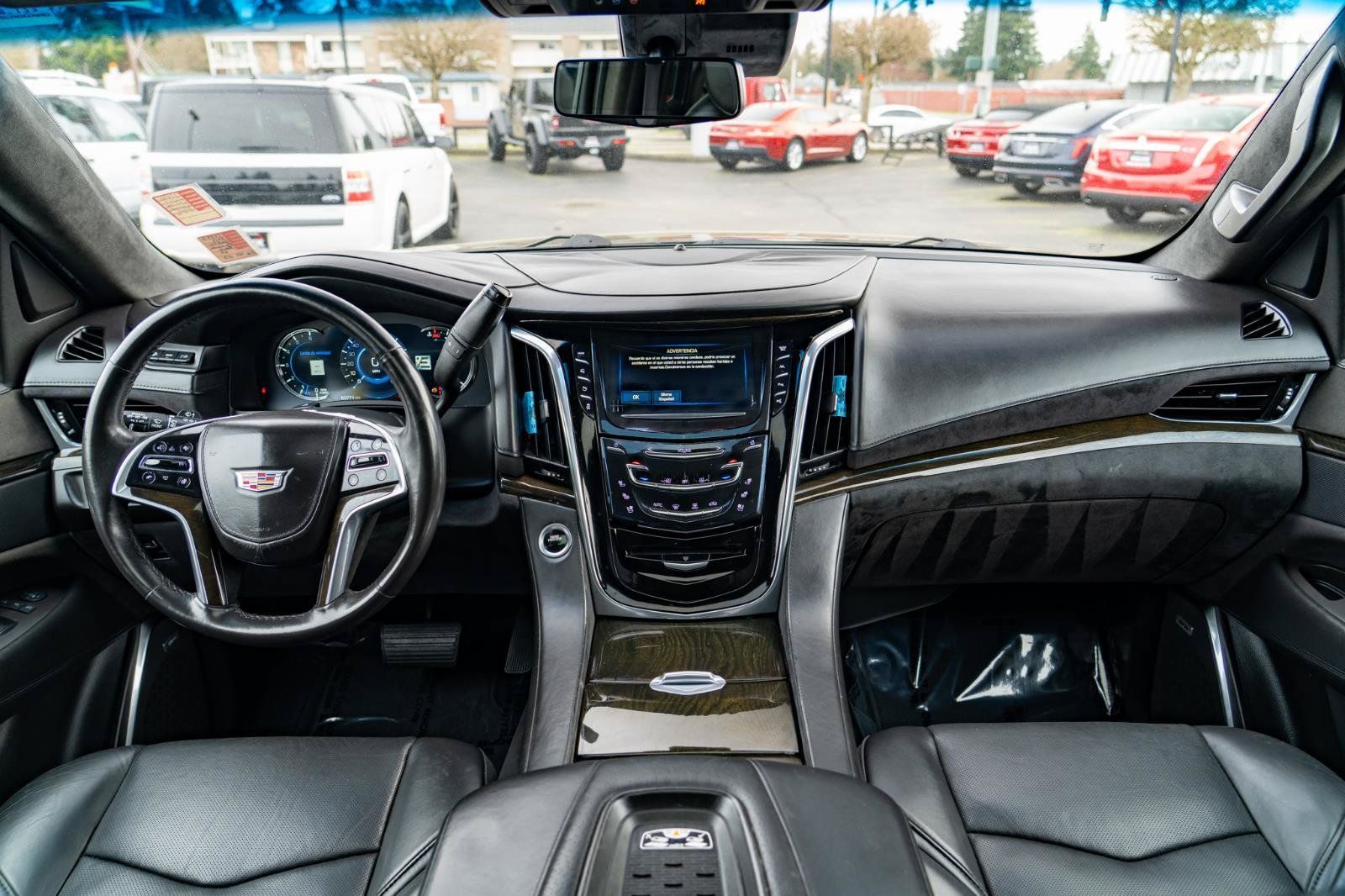 Used 2017 Cadillac Escalade Platinum AWD/4WD image 24