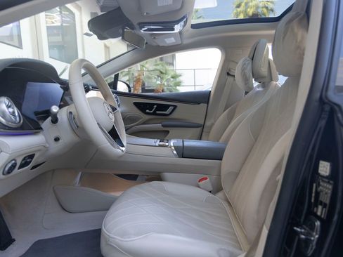 Used 2023 Mercedes-Benz EQS 580 4MATIC Sedan image 14