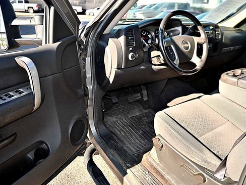 Used 2008 Chevrolet Silverado 2500 LT image 15