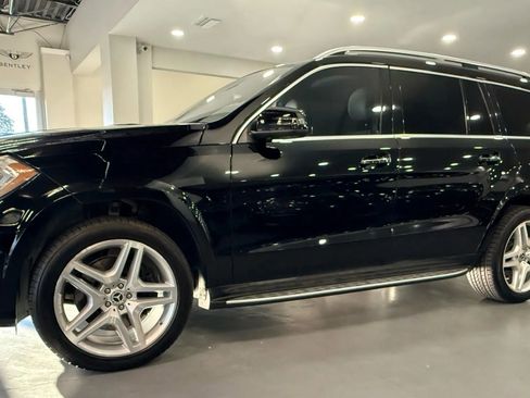 Used 2013 Mercedes-Benz GL 550 4MATIC w/ On/Off-Road Pkg image 4