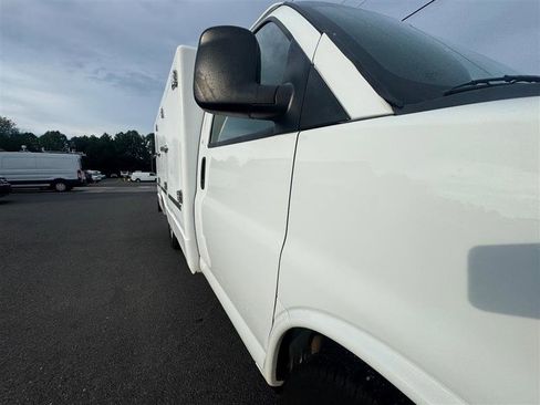 Used 2014 Chevrolet Express 3500 image 23