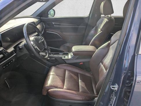Used 2024 Kia Telluride SX w/ Towing Package image 15