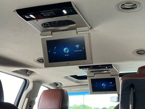 Used 2018 Cadillac Escalade ESV Luxury AWD/4WD image 21