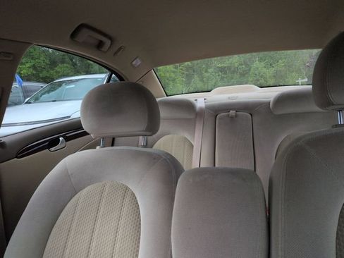 Used 2006 Buick Lucerne CX FWD image 43