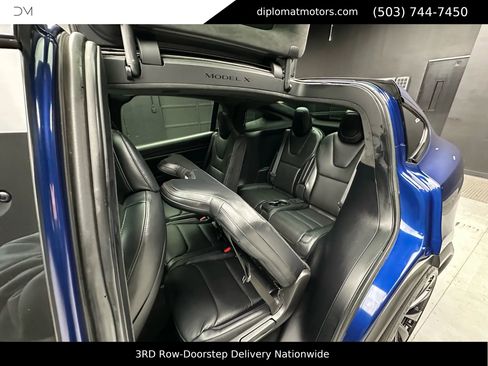 Used 2022 Tesla Model X image 7