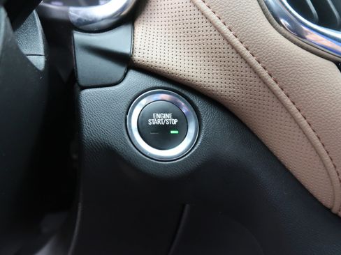 Used 2023 Chevrolet Equinox Premier image 34