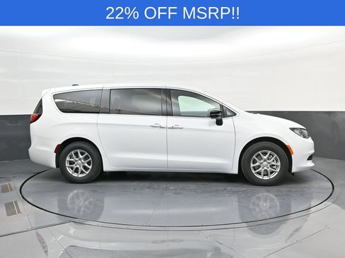 New 2026 Chrysler Voyager LX FWD image 8