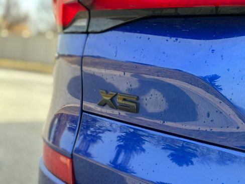 Used 2025 BMW X5 M60i w/ Executive Package image 14