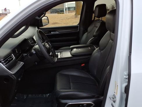 Used 2024 Jeep Wagoneer Series II image 27