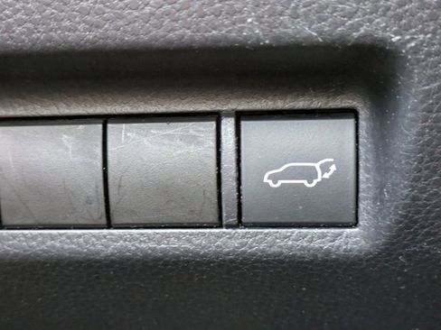 Used 2022 Toyota RAV4 XLE image 29