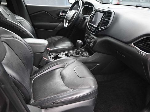 Used 2019 Jeep Cherokee Limited AWD/4WD image 19