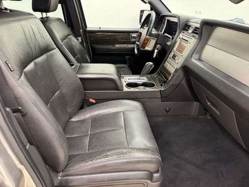 Used 2008 Lincoln Navigator 2WD image 23