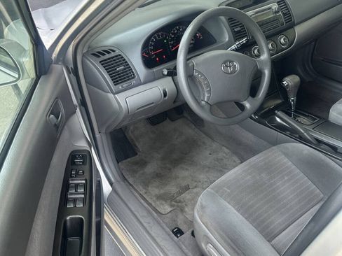 Used 2005 Toyota Camry LE FWD image 6