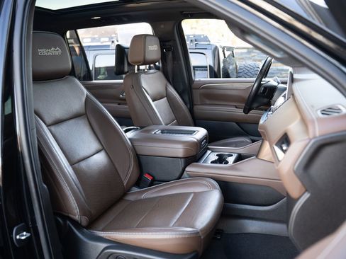 Used 2021 Chevrolet Suburban High Country image 19