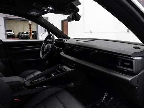 Used 2024 Porsche Macan 4 Electric image 19