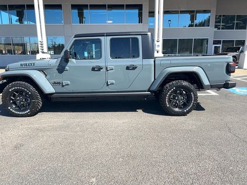 New 2026 Jeep Gladiator Sport image 7