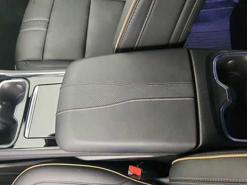 Certified 2025 Chevrolet Traverse High Country w/ LPO, Floor Liner Package AWD/4WD image 23