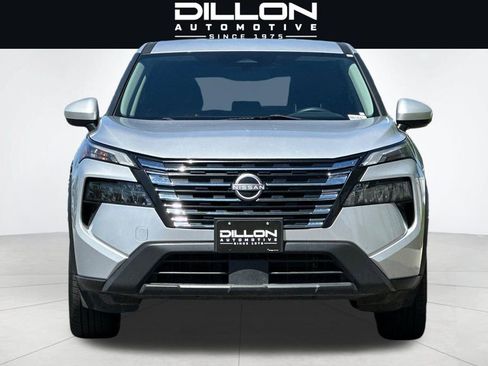 Used 2024 Nissan Rogue SV AWD/4WD image 9