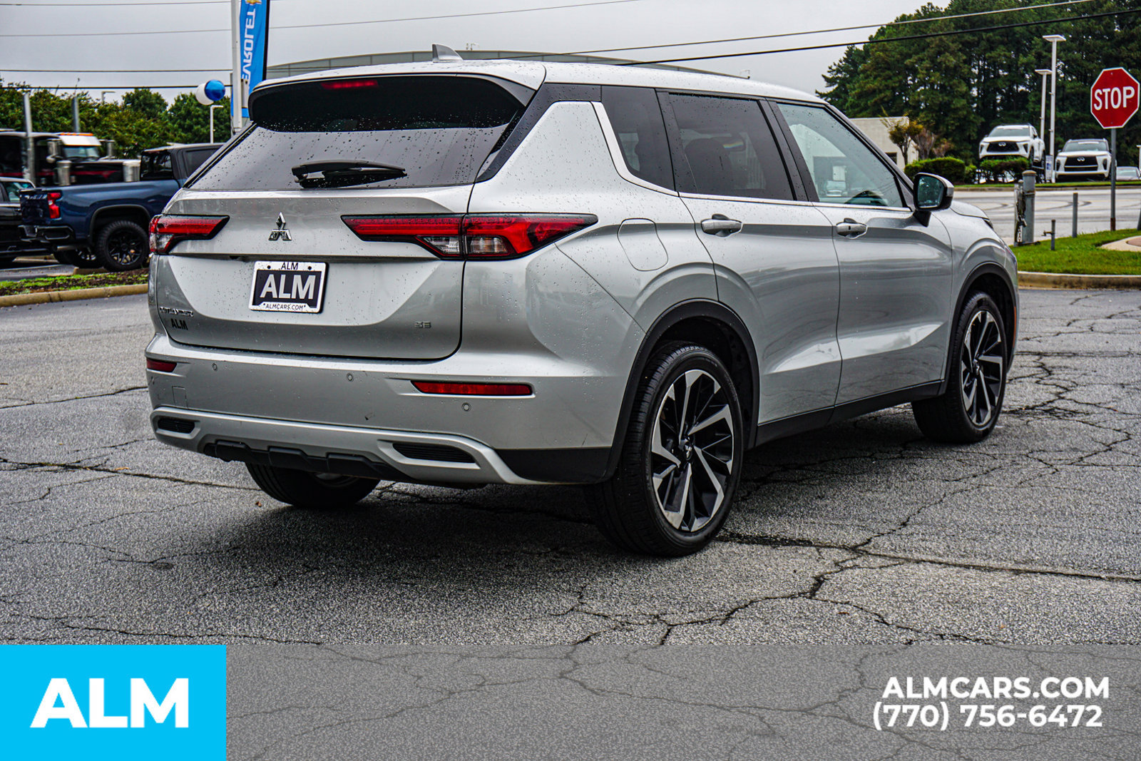 Used 2024 Mitsubishi Outlander SE FWD image 6
