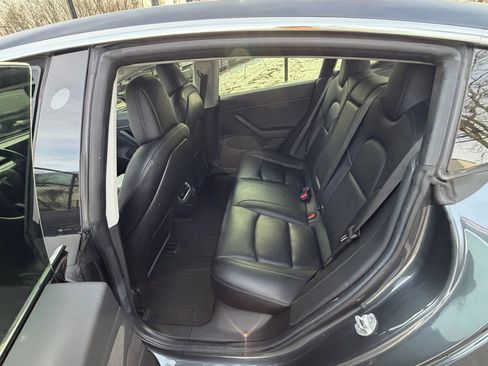 Used 2018 Tesla Model 3 Long Range image 19